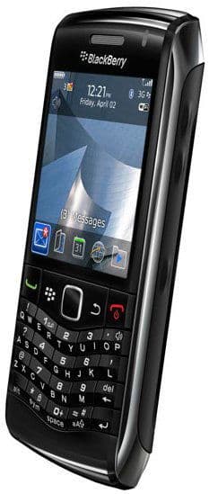 BlackBerry Pearl 3G front view, black smartphone with QWERTY keyboard, touchscreen displaying home screen with time and icons